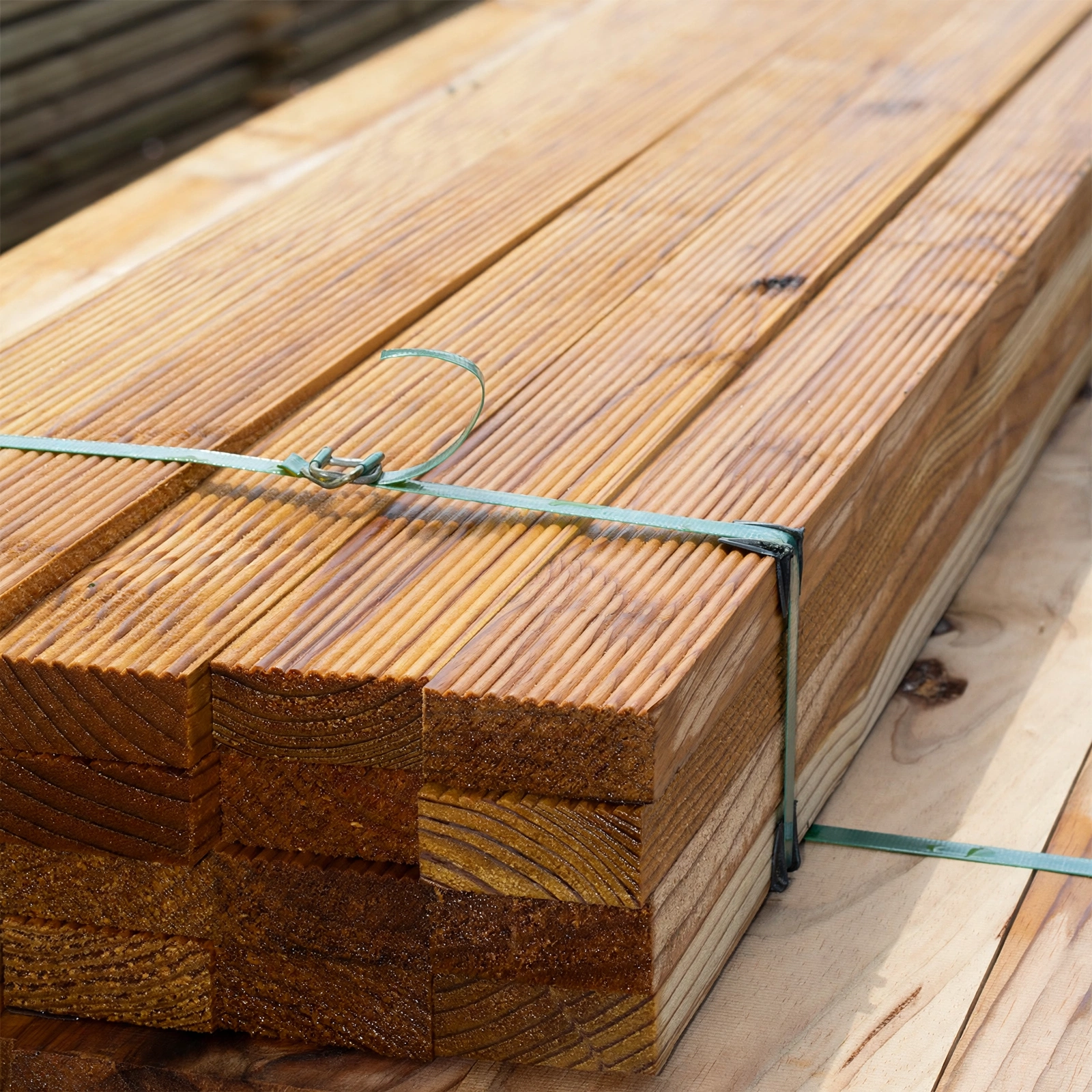 Custim size non-slip cca treated timber pine decking